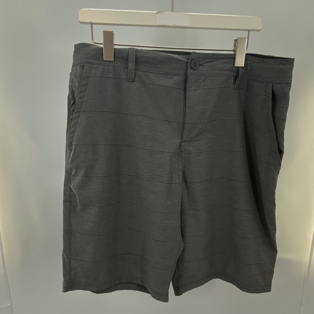 Hang Ten shorts Size 34